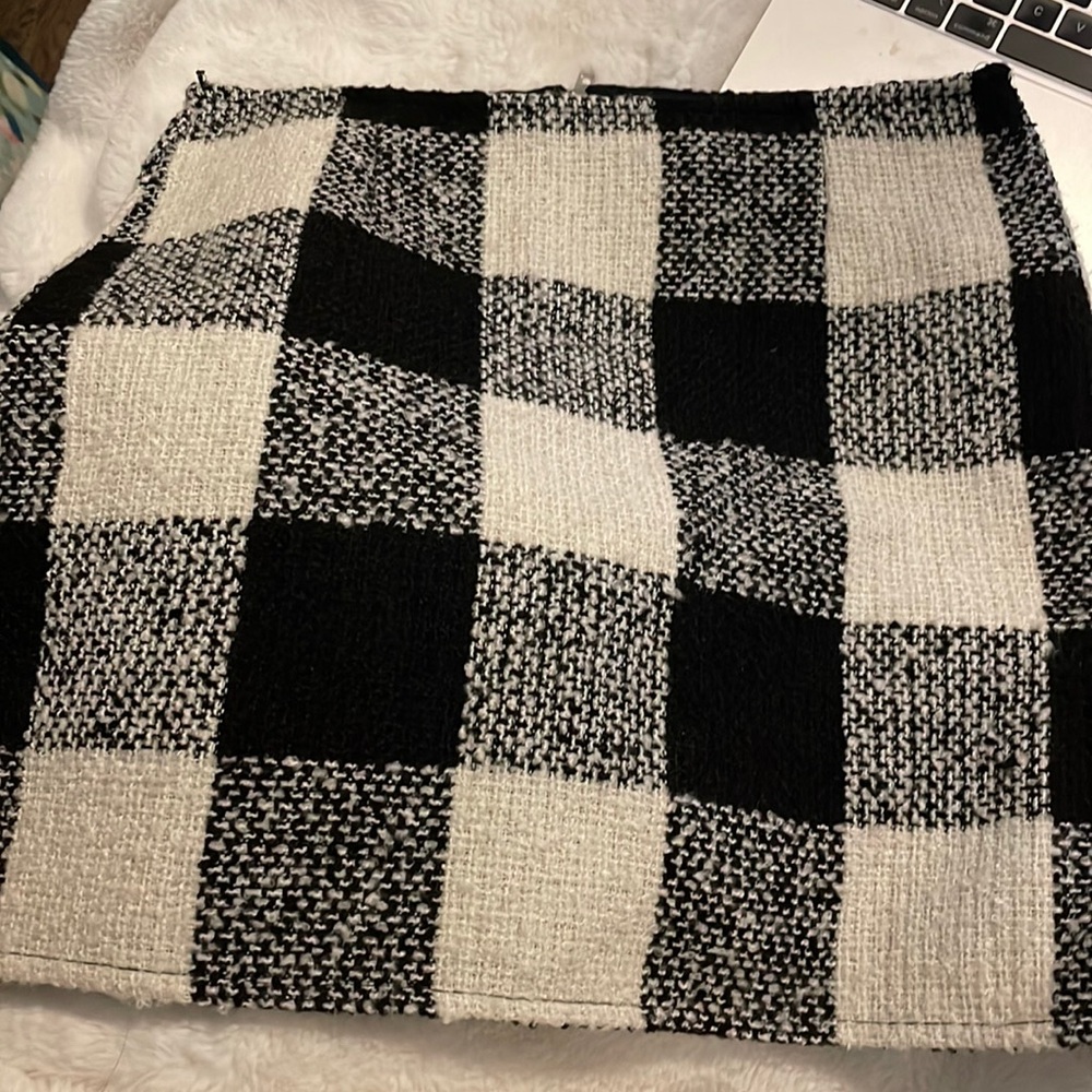 Black and white pattern skirt, size small, Forever 21